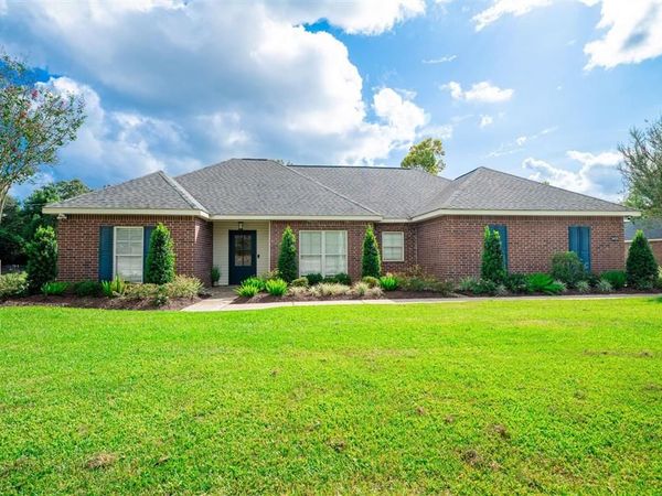 3435 L Ogea Road , Lake Charles, LA 70605