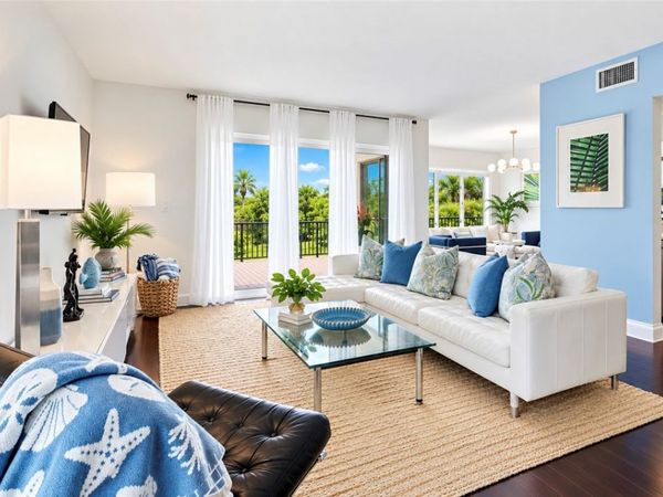1700 Ocean Drive, Unit 202V, Vero Beach, FL 32963
