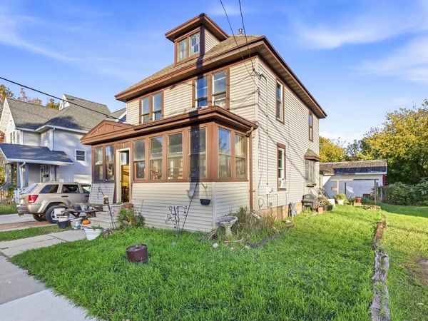 210 BROAD STREET, Oshkosh, WI 54901