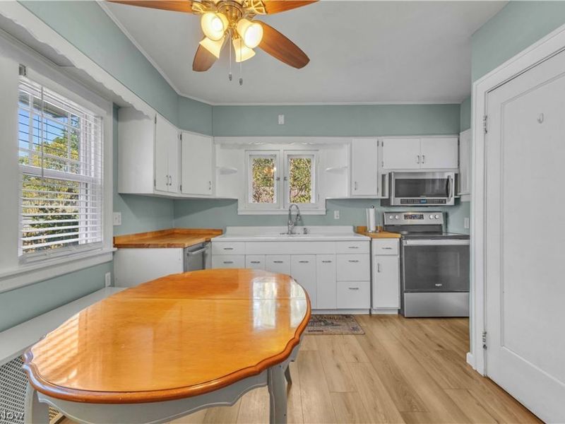 17412 Bradgate Avenue, Cleveland, OH 44111 Photo 11