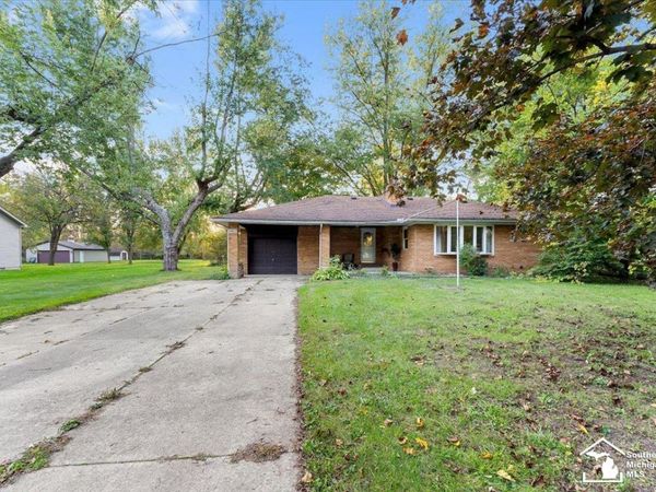 24612 Middlebelt Road, New Boston, MI 48164