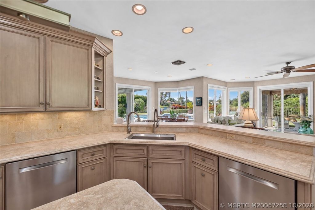 6600 SE Barrington Drive, Stuart, FL 34997 Photo