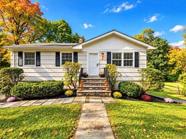 7 Meadowbrook Drive, Ossining, NY 10562