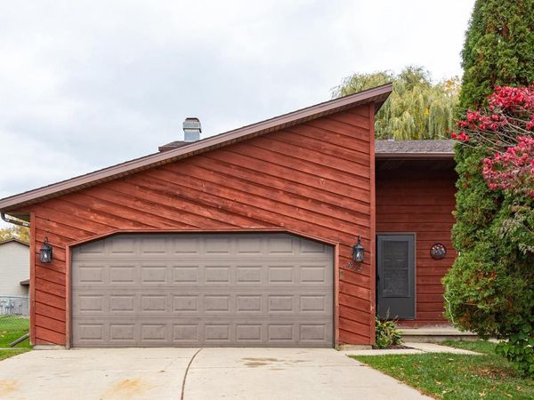 2982 CARAVAN COURT, Green Bay, WI 54313