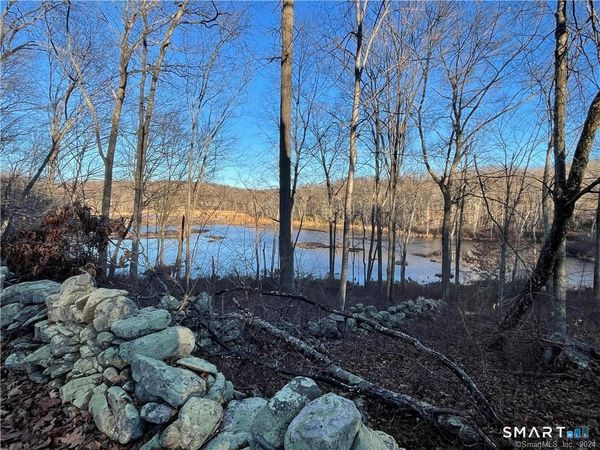 1 Houperts , Clinton, CT 06413