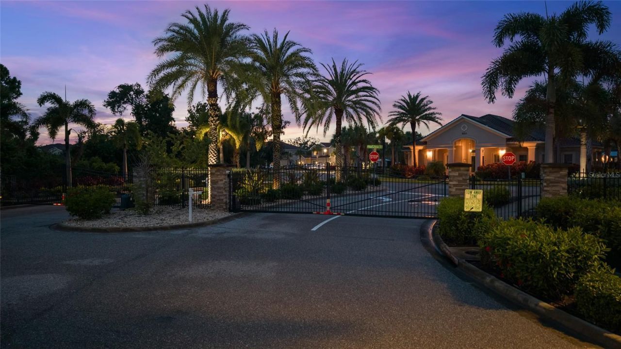 2924 Oriole Drive , Sarasota, FL 34243 Photo