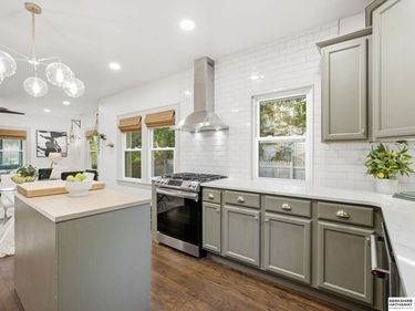 5040 Pratt Street, Omaha, NE 68104