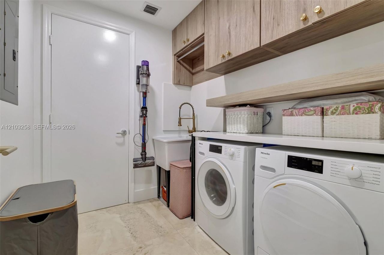 21200 Point Pl , Unit 1204, Aventura, FL 33180 Photo