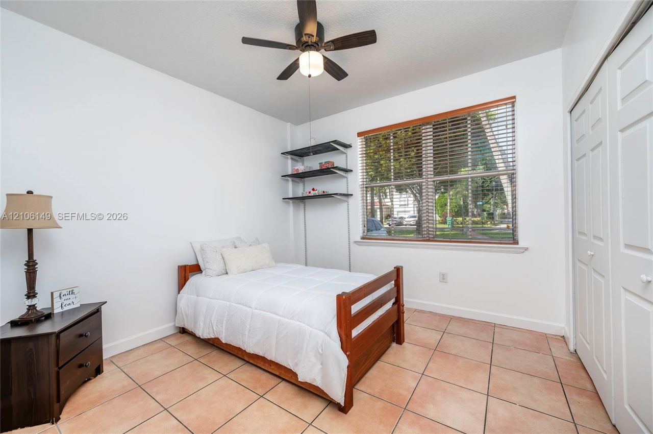 4865 NW 108th Path, Doral, FL 33178 Photo