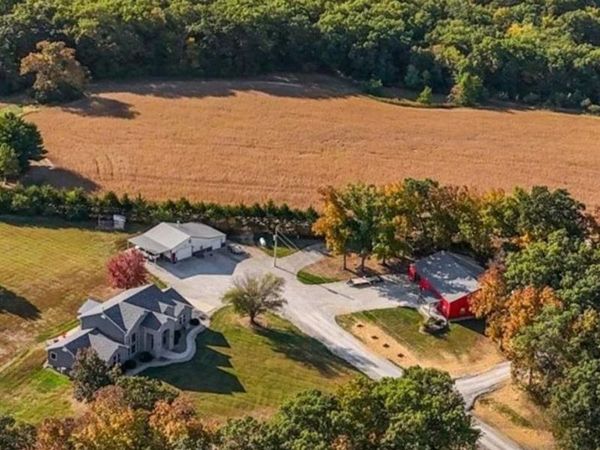 396 Bunker Hill Road , Silex, MO 63377