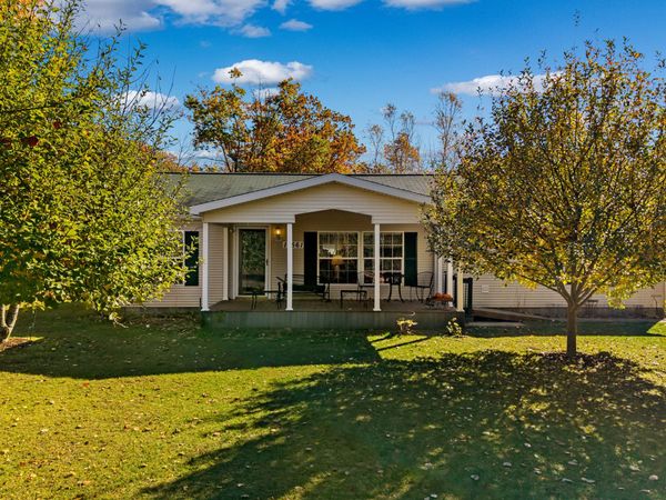 16561 Pineview Road, Presque Isle, MI 49777