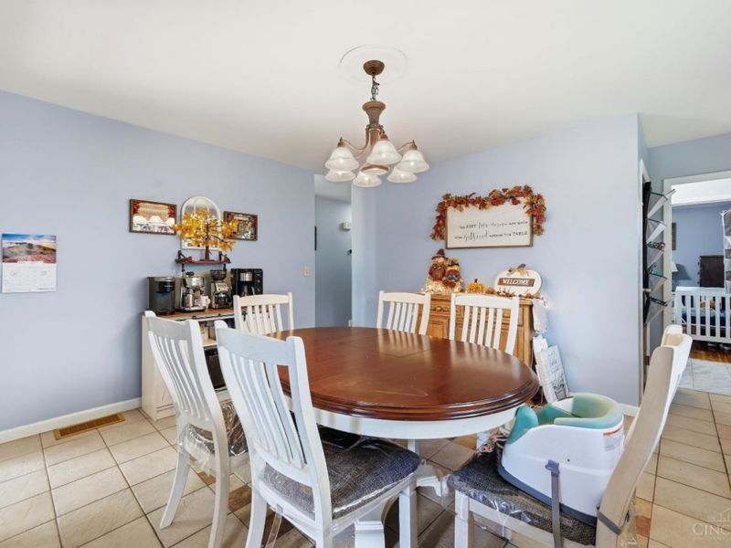 2495 Fulbourne Drive, Colerain Township, OH 45231 Photo 9