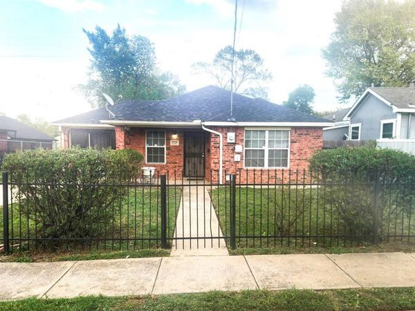 1714 S Denley Drive , Dallas, TX 75216
