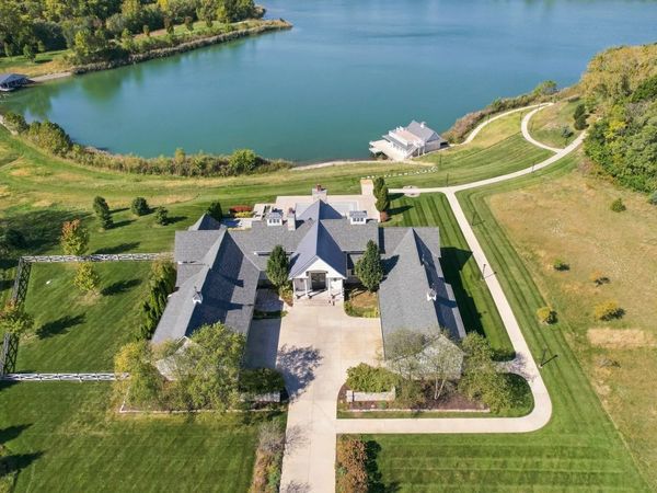1005 S Division Street, Mahomet, IL 61853