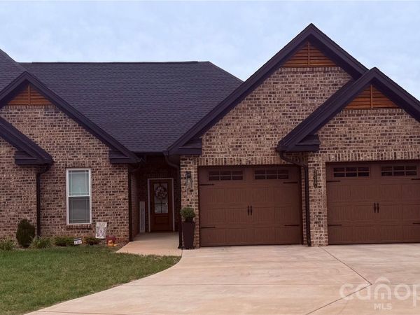 3327 48th Avenue NE, Hickory, NC 28601