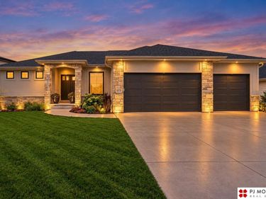10114 S 181st Street, Omaha, NE 68136