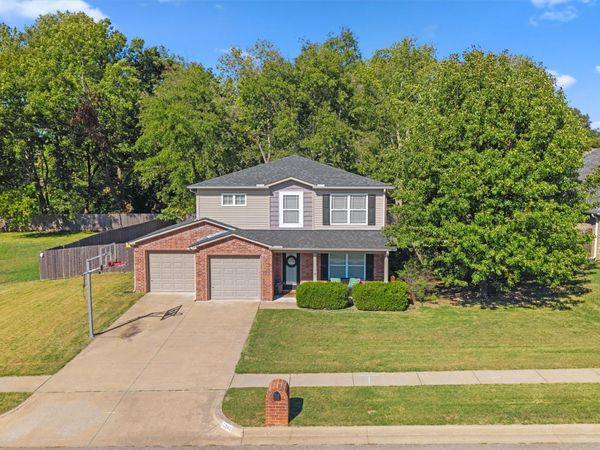 5208 Richmond Drive , Bartlesville, OK 74006