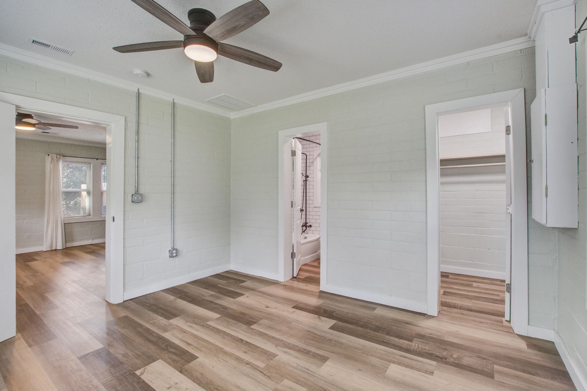 118 Klein Street Photo 15