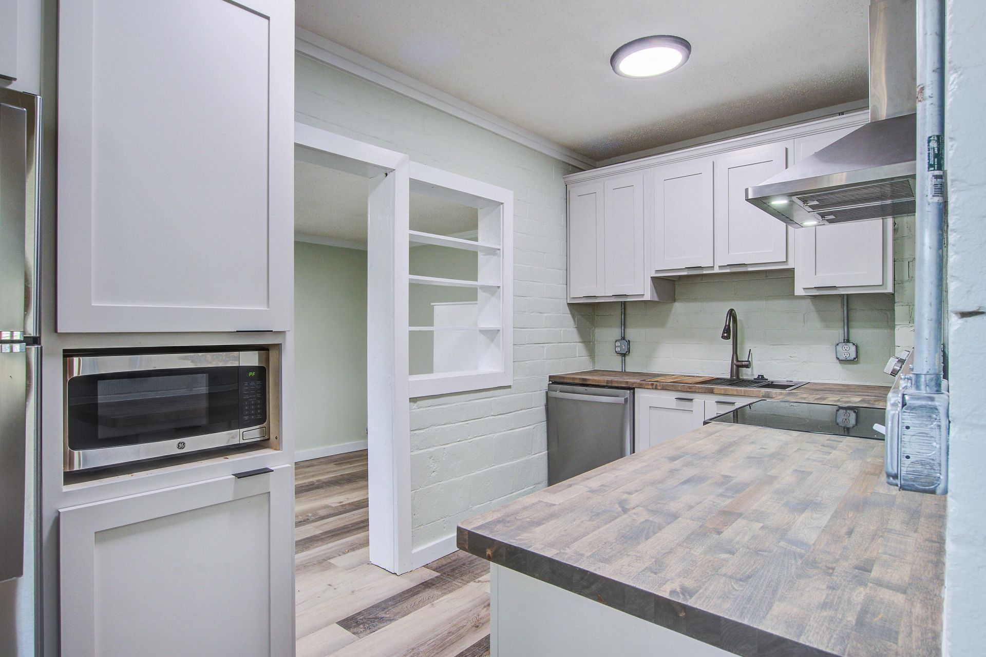 118 Klein Street Photo 8