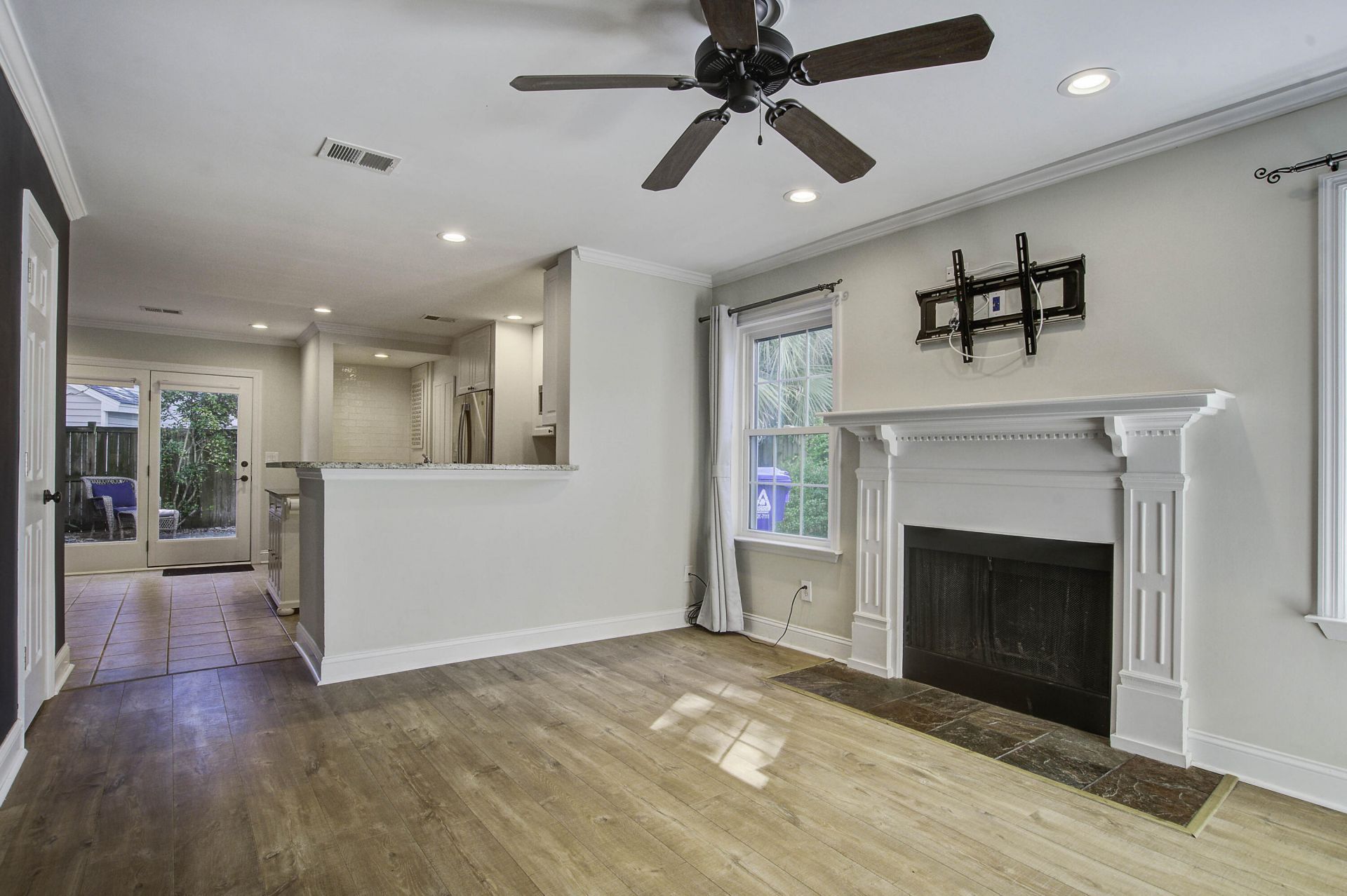 1371 Cassidy Court Photo 4