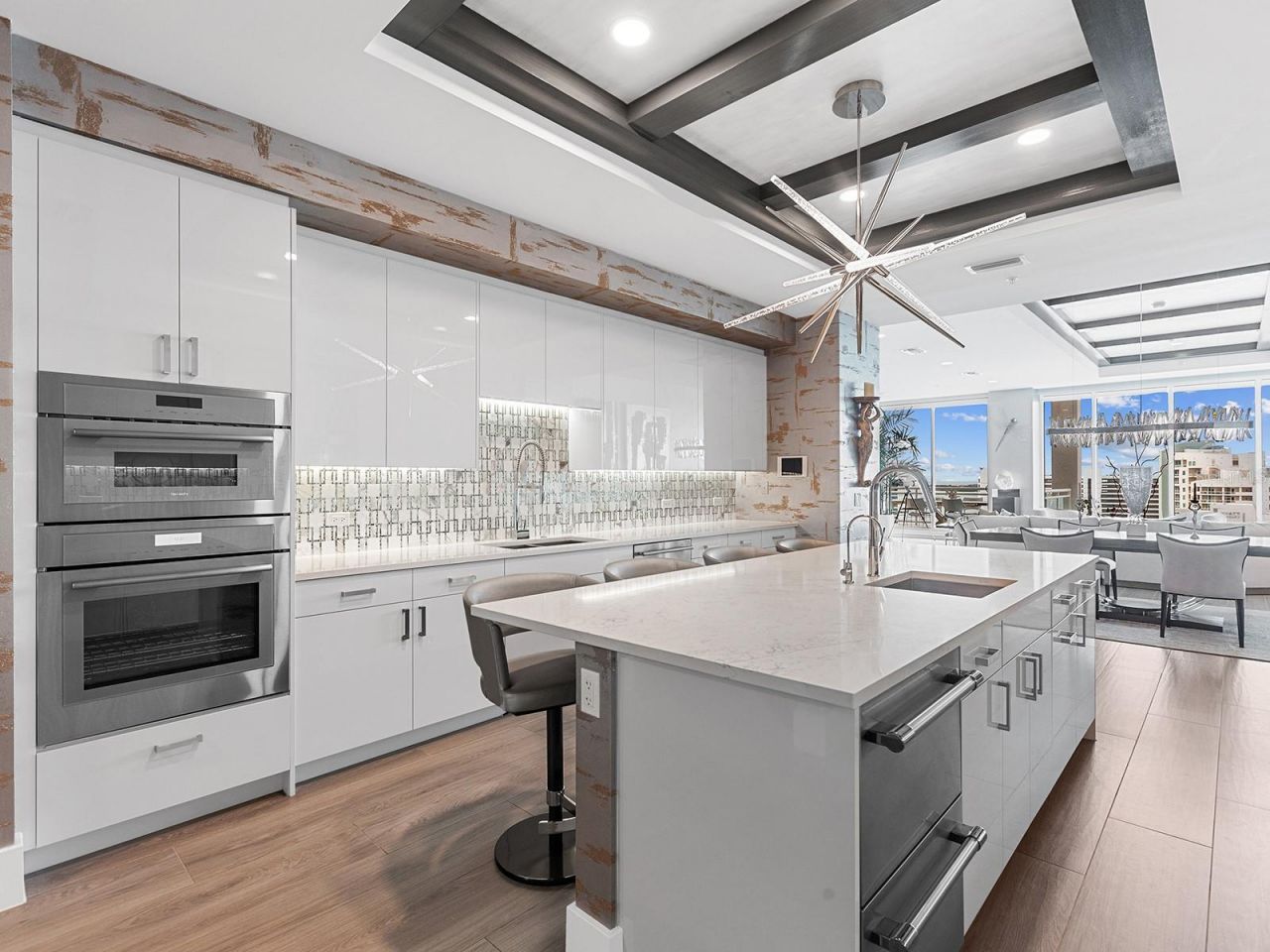 540 N Tamiami Trail, Unit 1503, Sarasota, FL 34236 Photo