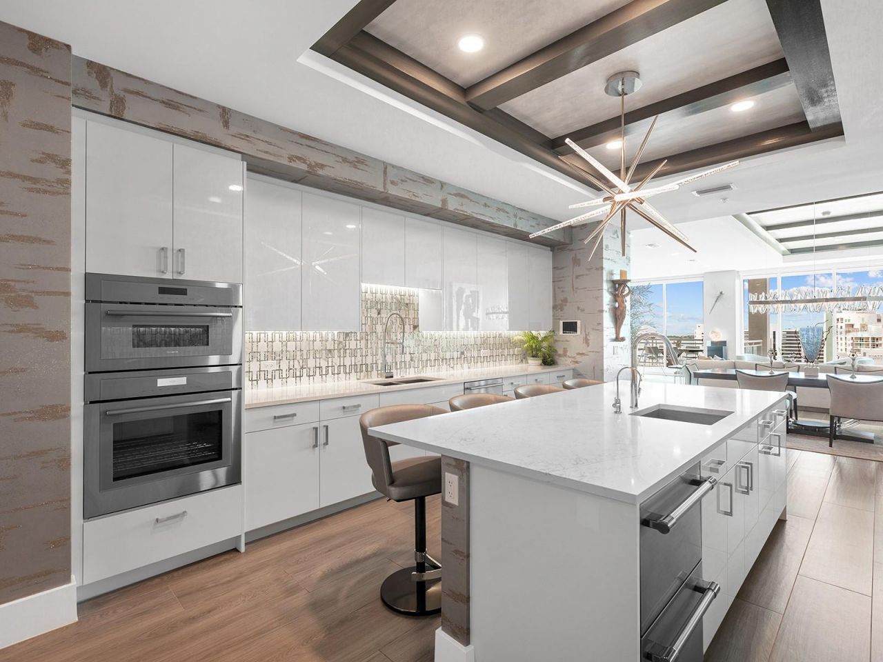 540 N Tamiami Trail, Unit 1503, Sarasota, FL 34236 Photo