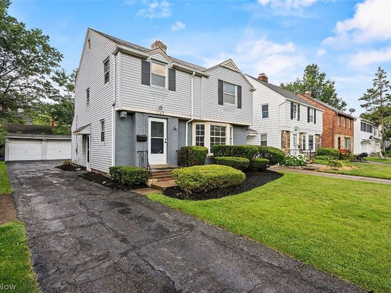 2243 S Belvoir Boulevard, University Heights, OH 44118 Photo 2