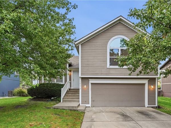 18470 W 161ST Street, Olathe, KS 66062