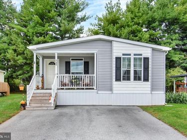 717 LAURA LANE, YORK, PA 17402