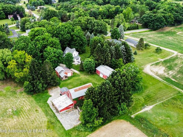 1611 E Dexter Trail, Dansville, MI 48819