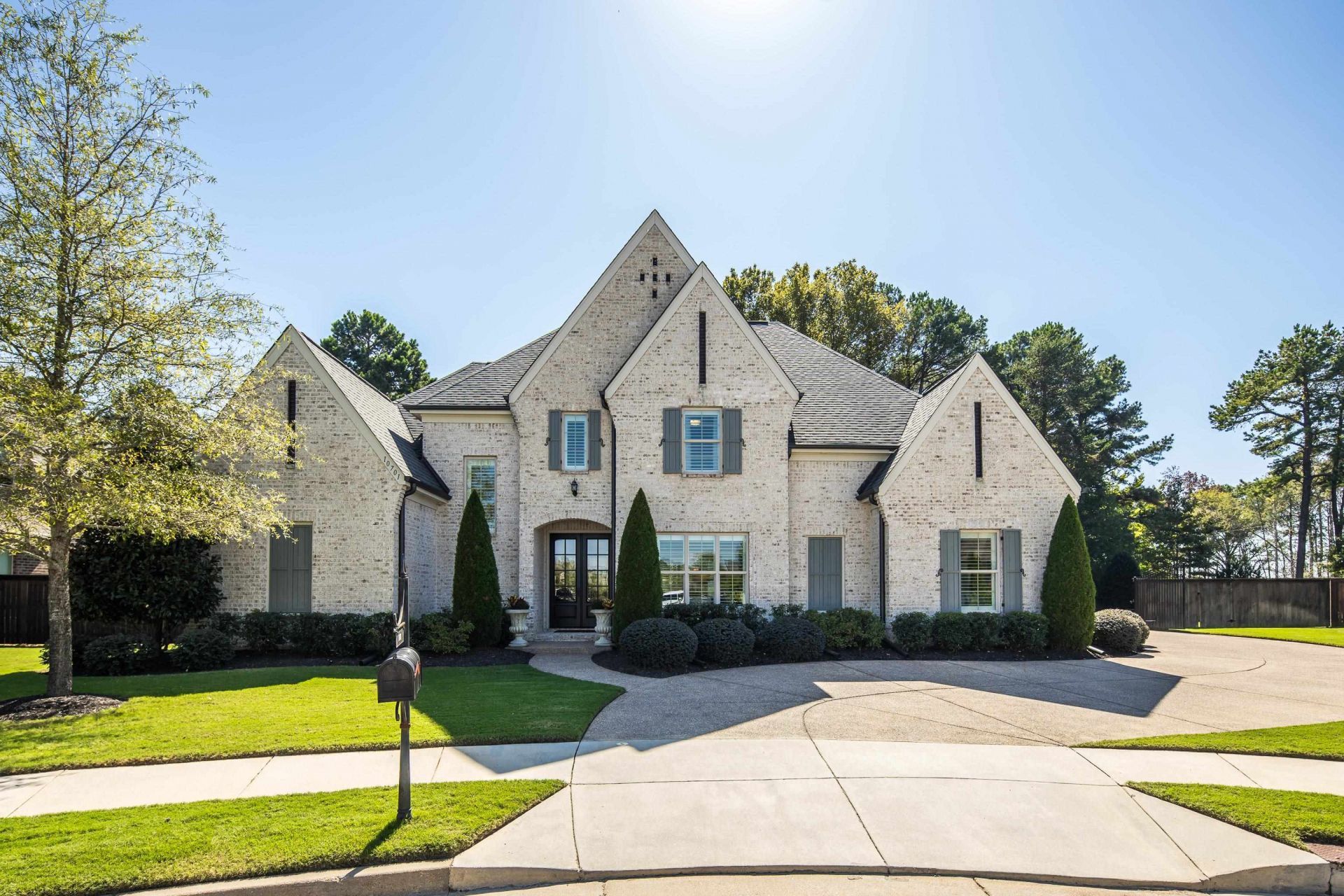 10701 MAGNOLIA PARK CIR S Collierville, TN 38017