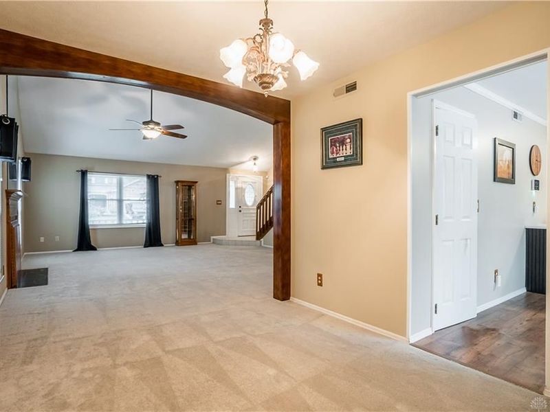 6921 Deer Bluff Drive, Huber Heights, OH 45424 Photo 10