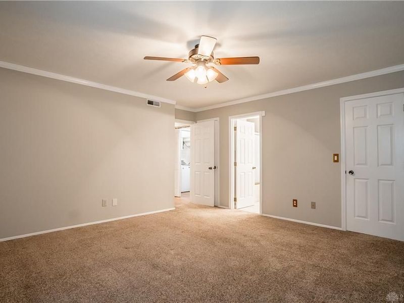 6921 Deer Bluff Drive, Huber Heights, OH 45424 Photo 12