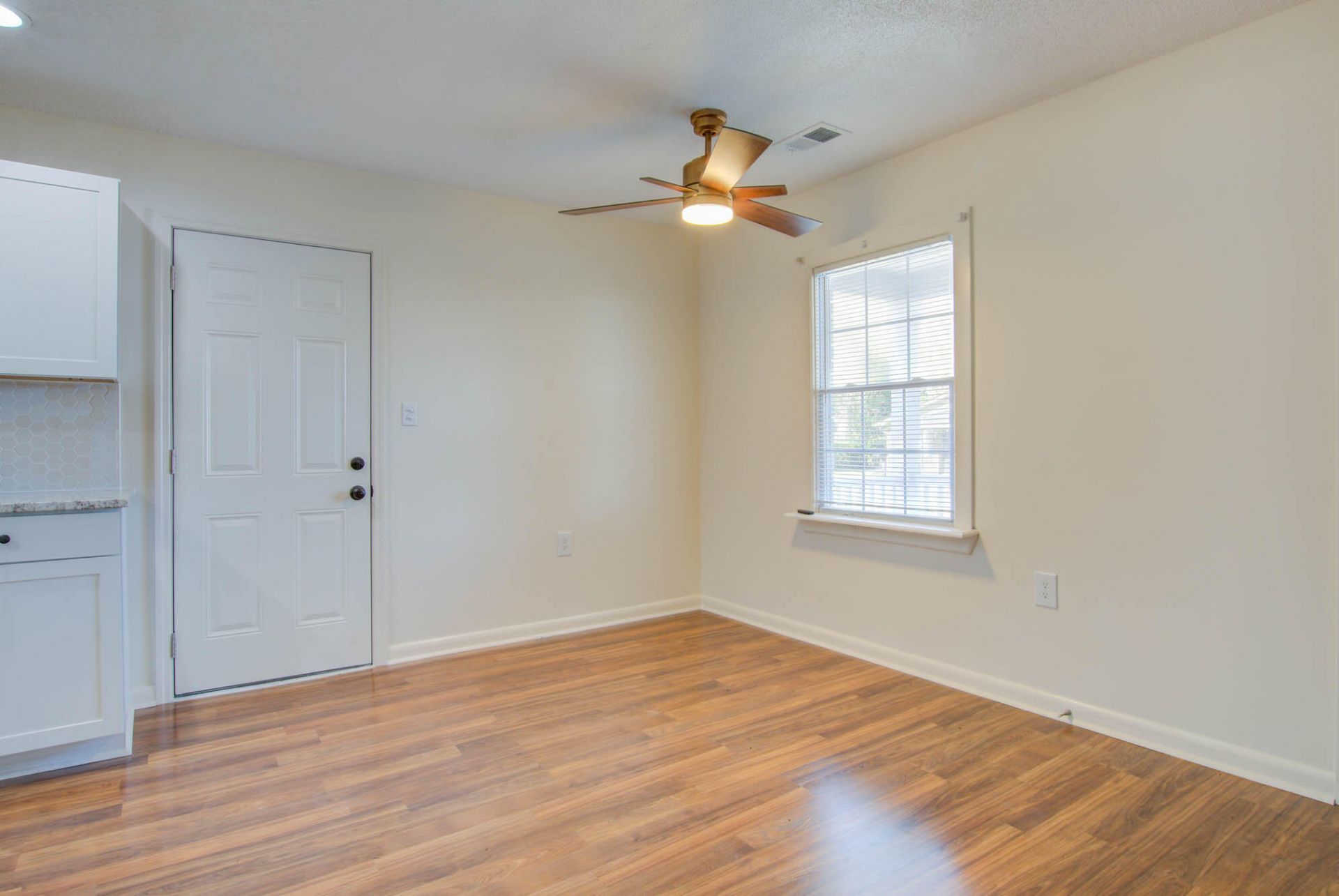 813 Minnie Street Photo 6
