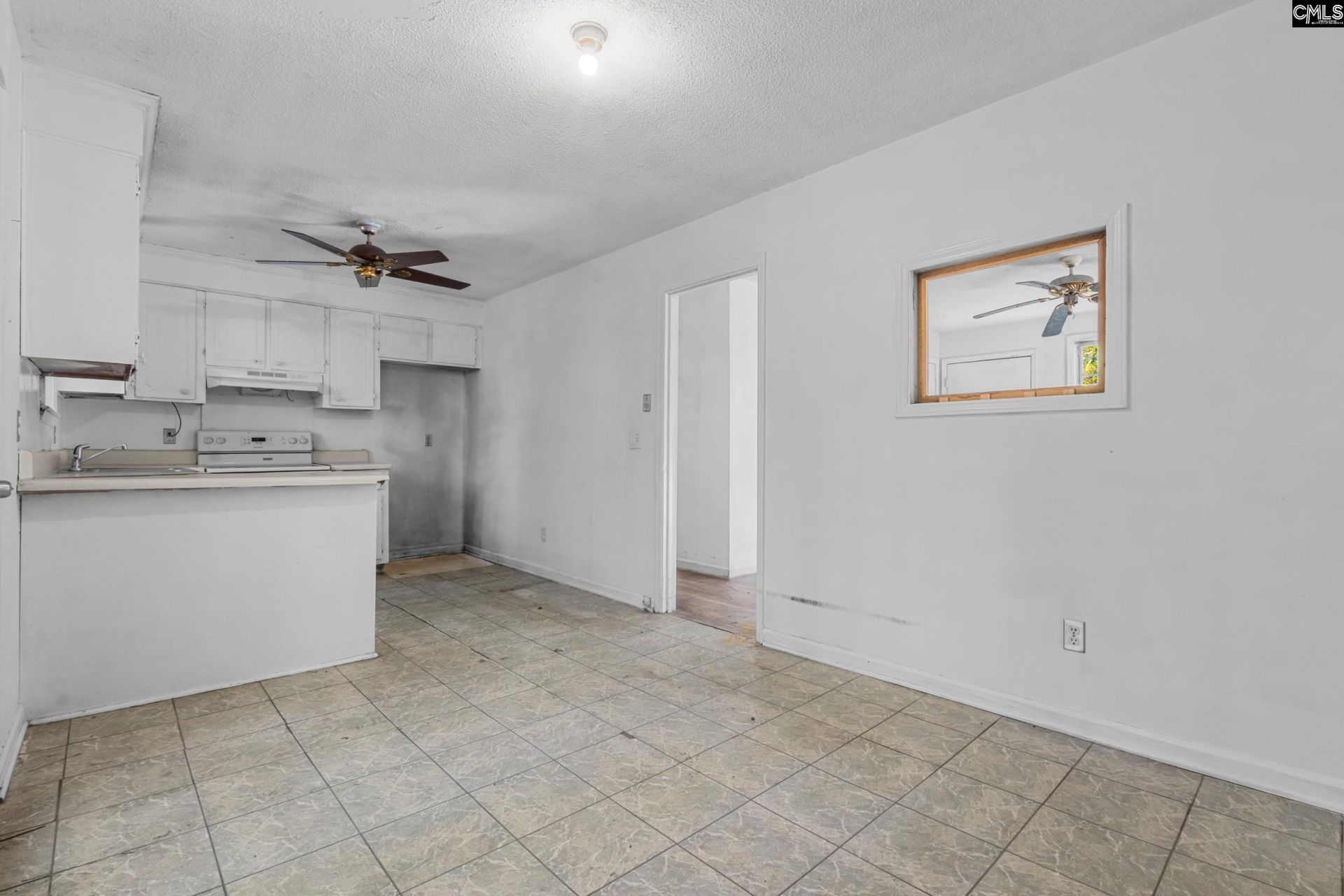 301 Watts Lane  Photo 4