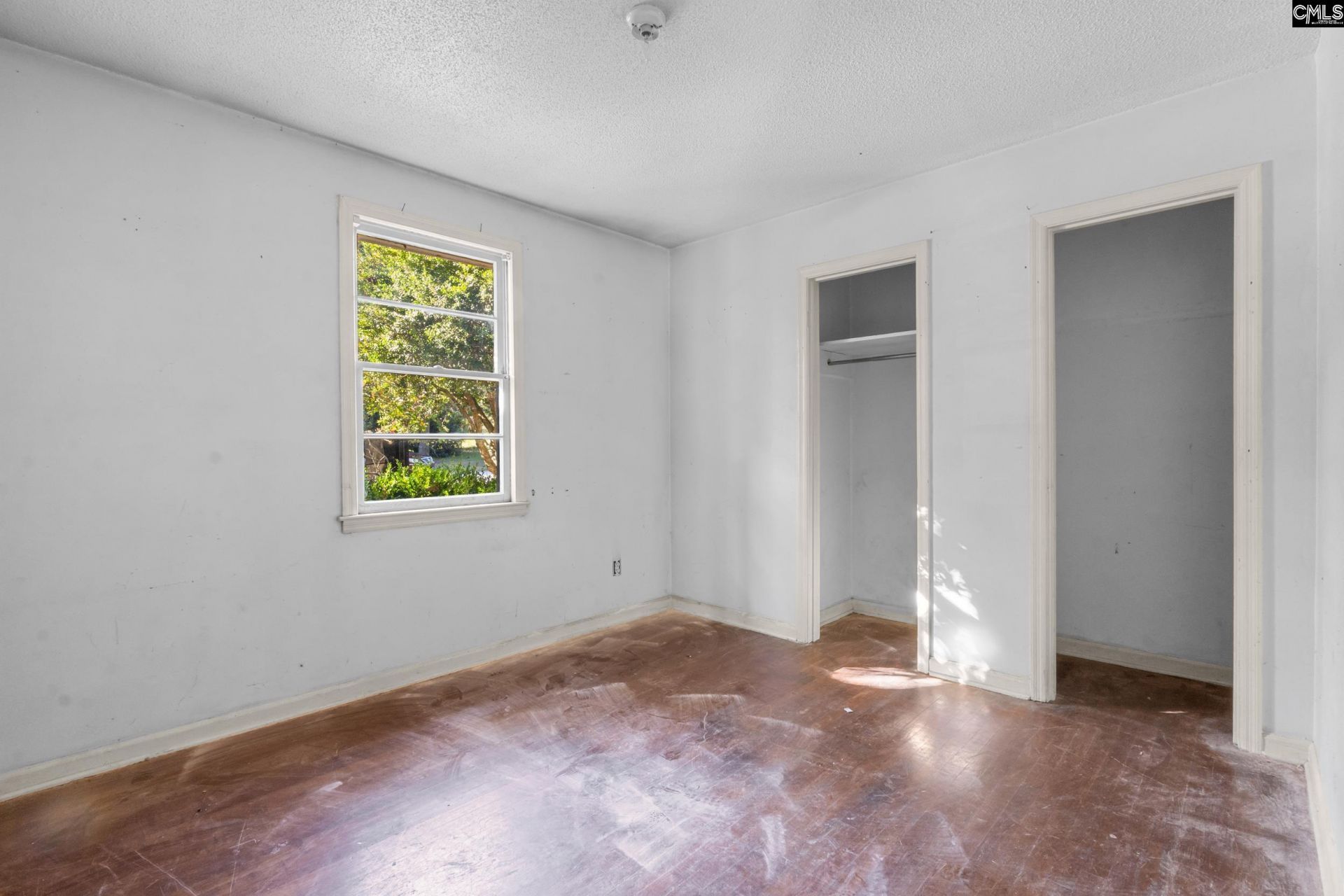 301 Watts Lane  Photo 8