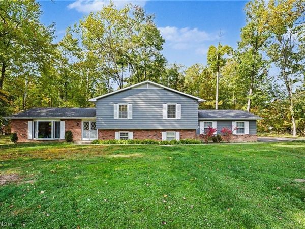 1138 Royal Oak Drive , Chagrin Falls, OH 44022