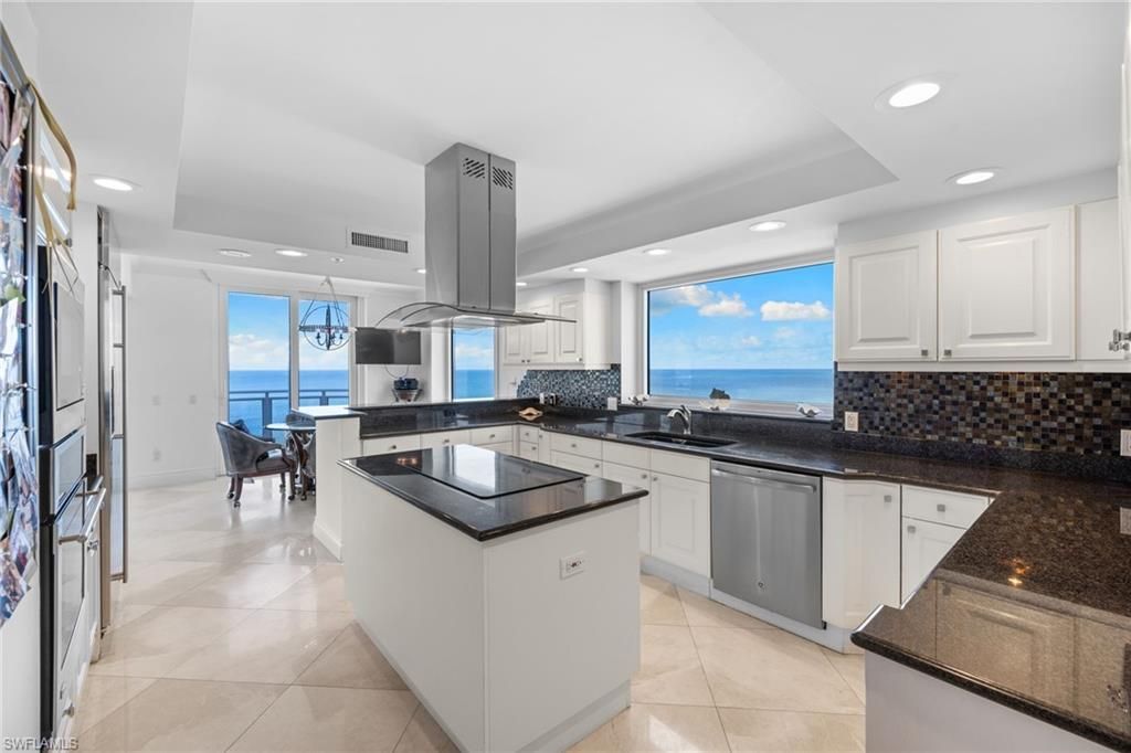 8231 Bay Colony Dr , Unit 704, Naples, FL 34108 Photo