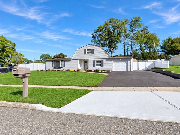 1343 Waverly Avenue, Farmingville, NY 11738
