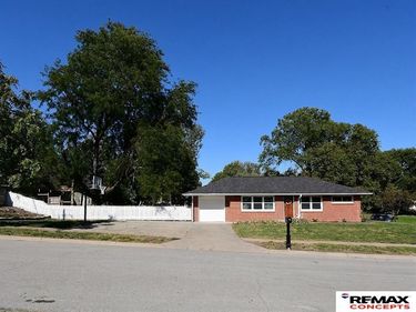 6730 Gladstone Street, Lincoln, NE 68507