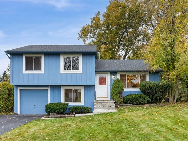 171 Willow Pond Way , Penfield, NY 14526