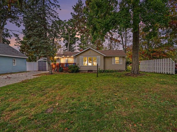 2699 Memorial Drive, Muskegon, MI 49445