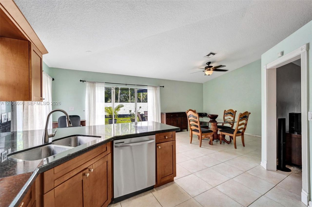 631 NW 135th Ter , Plantation, FL 33325 Photo