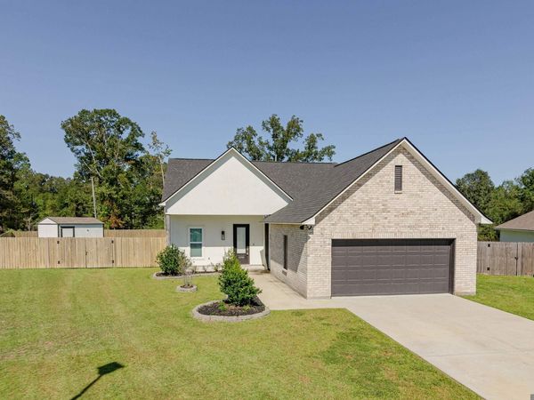 13703 Pinyon Dr, Denham Springs, LA 70726