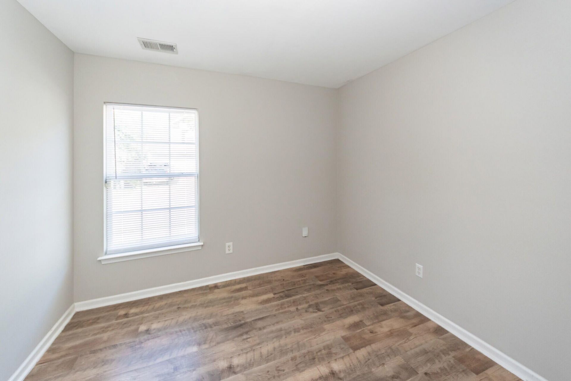 271 Island Green Road Photo 17