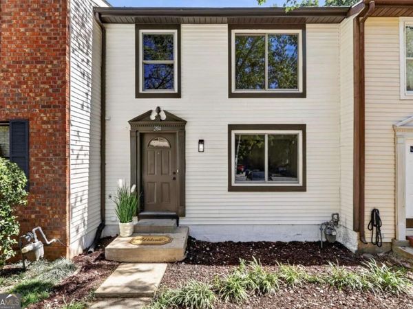 284 Roswell Commons Circle, Roswell, GA 30076
