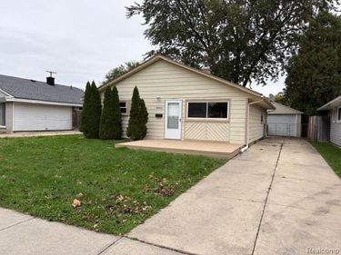 8003 Monroe Boulevard , Taylor, Mi 48180