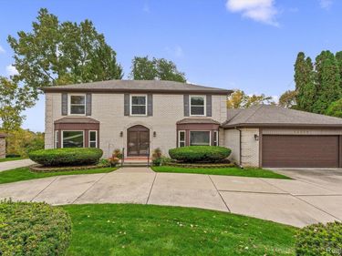 33629 Heritage Hills Drive, Farmington Hills, Mi 48331