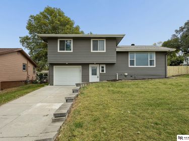5042 Trail Creek Avenue, Bellevue, NE 68157