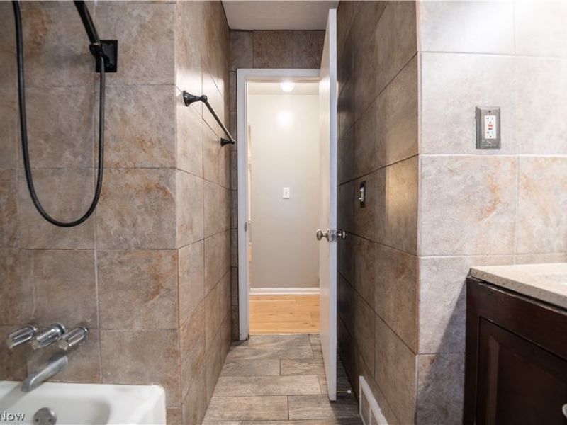 10905 Dale Avenue, Cleveland, OH 44111 Photo 14